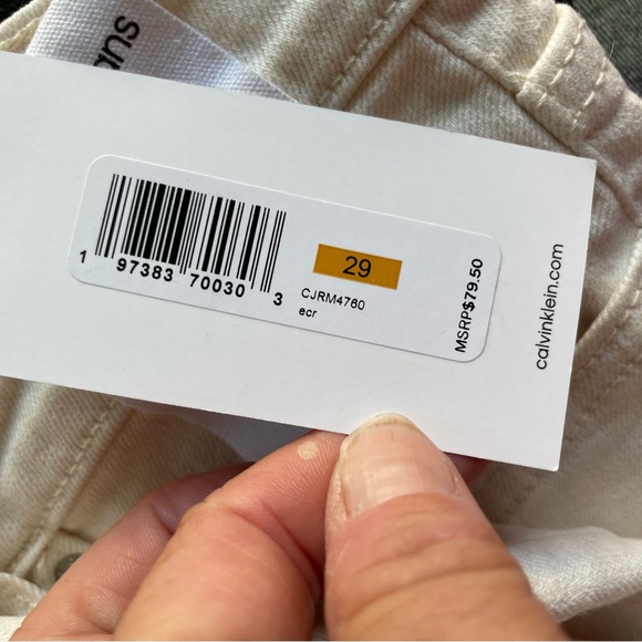 Calvin Klein Jeans High Rise 90’s Fit Ivory Denim Jeans NWT Women 29, 30 - Picture 15 of 16
